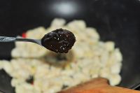 菱角炒鸡丁