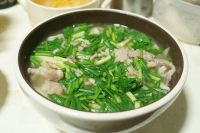 浇油韭菜肉丝面