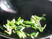 蒜苗炒西兰花