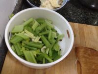 豆干炒芹菜