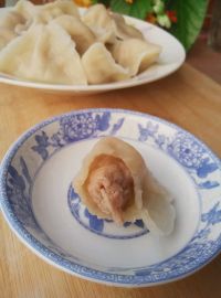 金针菇猪肉饺子