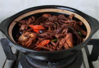 蘑菇炖鸡翅