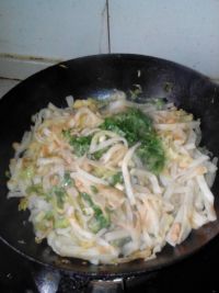 肉丝洋白菜炒饼