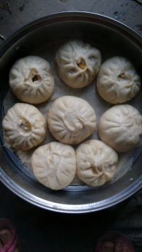 芹菜肉馅大包子