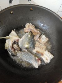砂锅鱼头酿豆腐煲
