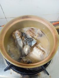 砂锅鱼头酿豆腐煲