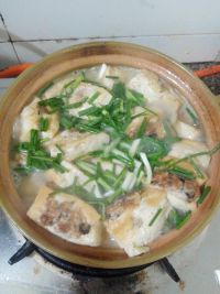 砂锅鱼头酿豆腐煲