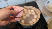 鸡丸豆腐菠菜砂锅煲