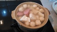 鸡丸豆腐菠菜砂锅煲