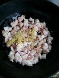 肉丁炸酱