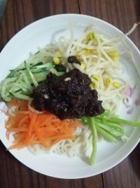 肉丁炸酱