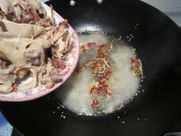 麻辣手撕鸡腿