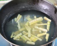 三鲜蘑菇煲