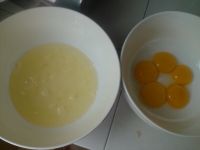 榴莲戚风蛋糕