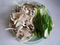 平菇豆腐肉片汤