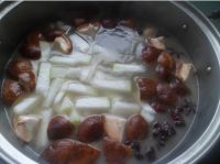 冬瓜香菇栗子排骨汤