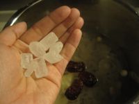雪梨银耳大枣羹