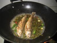 雪菜煮华子鱼