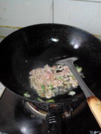 肉丝蘑菇