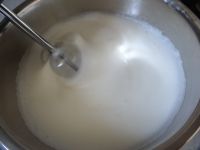 圆点果酱蛋糕卷