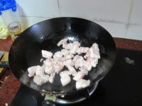 酸菜焖腩肉