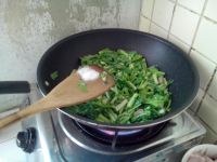 菜心炒鸭丁