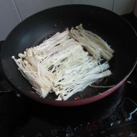 金针菇焖虾