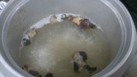 鱿鱼虾米野生菇粥