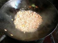 碎肉炒青红椒