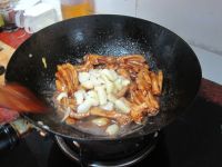甜酸荞头焖鸭掌