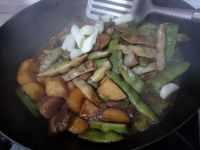 土豆炖豆角