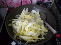 炒黑白菜