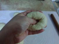 豆沙半月佛手面包