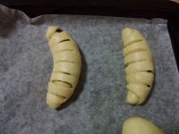豆沙半月佛手面包