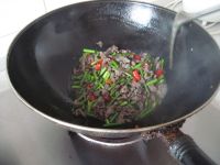 蒜苗炒牛肉