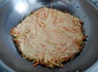 苹果胡萝卜鸡蛋饼