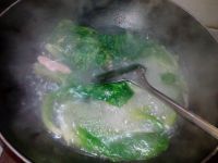 生菜火腿肠汤