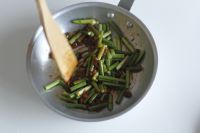 蒜苔鱿鱼丝