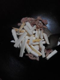 山药木耳炒肉丝