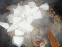 芋头粉条烧鸡腿