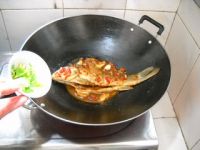 泡姜三汁焖鲤鱼