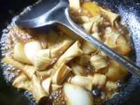豆结烧萝卜