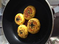 花生芹菜馅南瓜饼