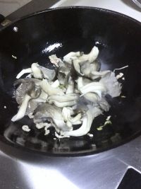 肉丝蘑菇