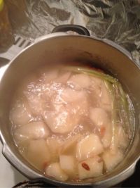 白萝卜猪骨汤