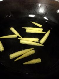玉米笋山药脆骨汤