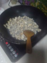 葱炒蚬肉
