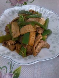 圆椒肉片炒香干