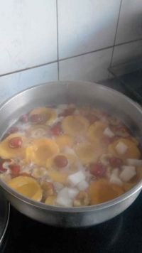 黄桃水果罐头