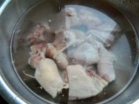 腐竹红萝卜烧鸡块